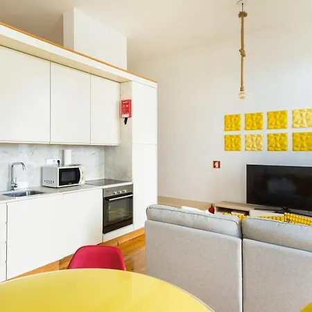 Appartamento Guestready - Urban Oasis With Private Balcony Oporto