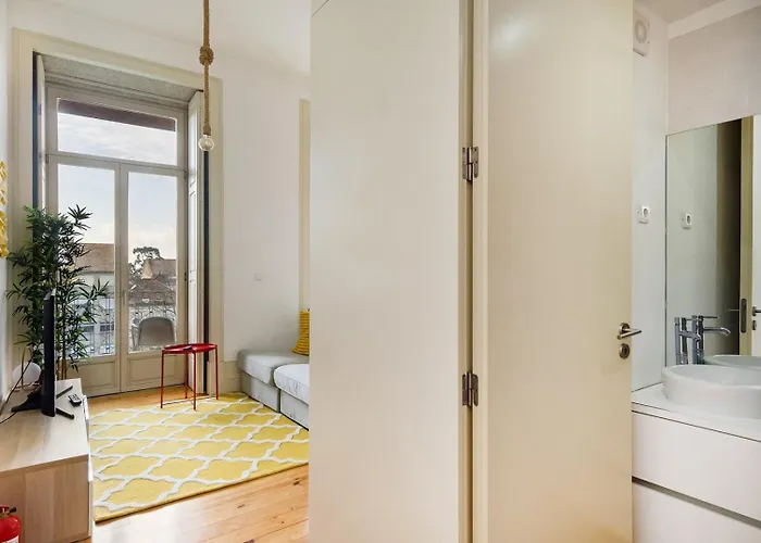 شقة Guestready - Urban Oasis With Private Balcony بورتو