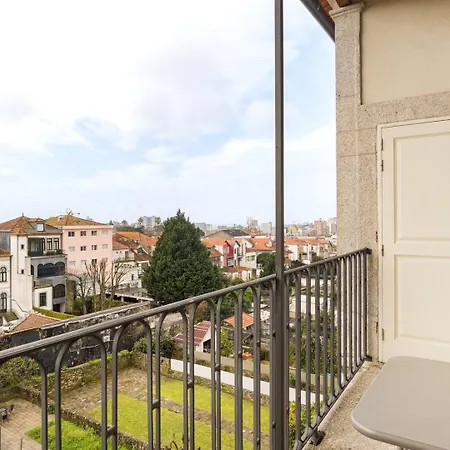 Guestready - Urban Oasis With Private Balcony Appartamento Oporto